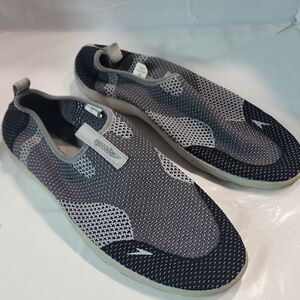 Speedo Surf Knit or Surfwalker water shoes in a black/grey colorway L